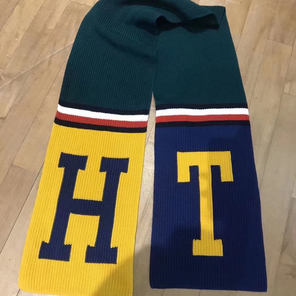 Tommy Scarf  new